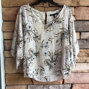 White House Black Market ivory print v-neck sheer layered blouse Like New Small